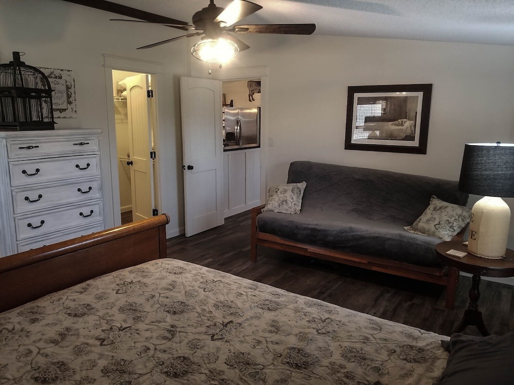 Charming Home, Lake View and Access - No Pets photo 3