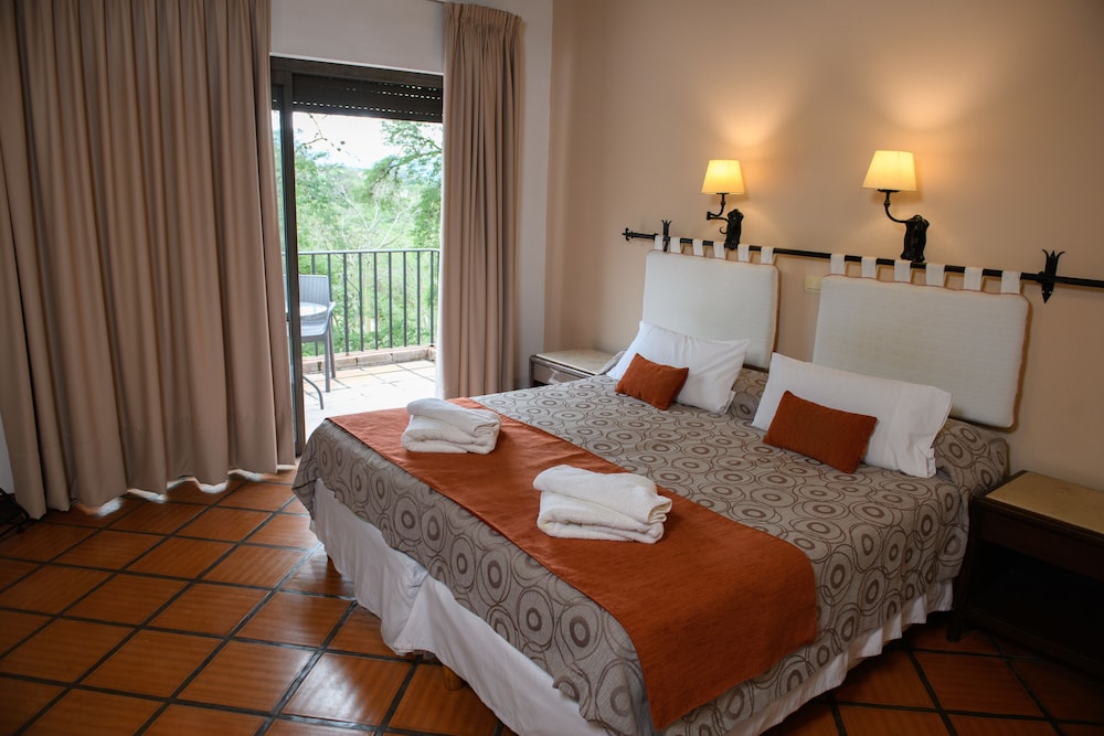 Superior Double or Twin Room, Balcony, Mountain View photo 2