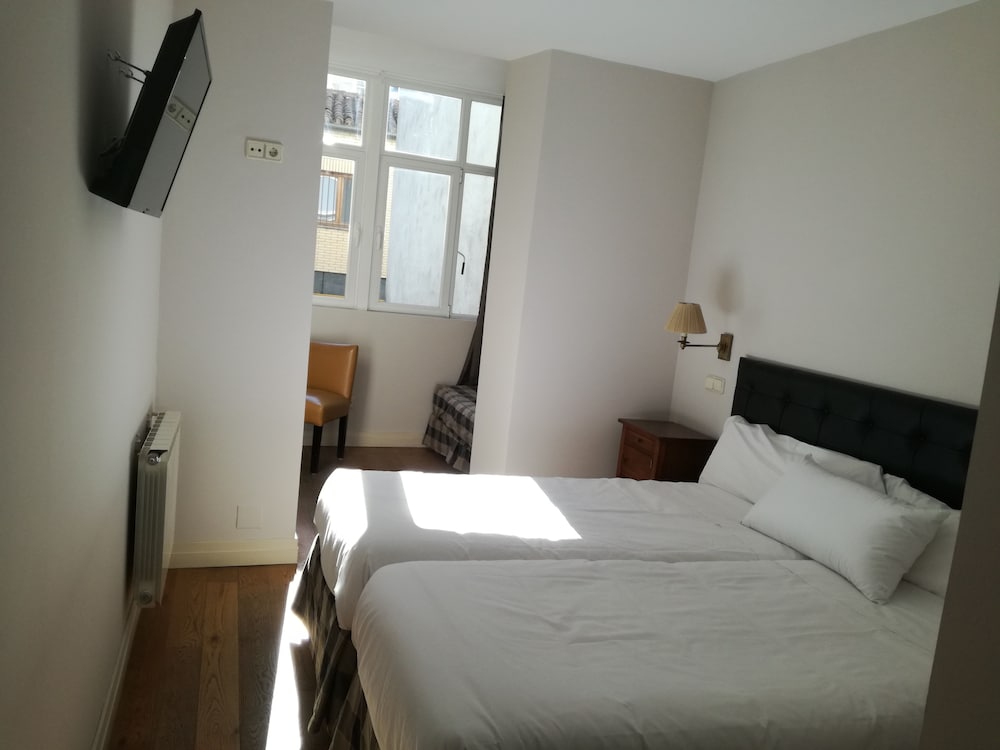 Triple Room (Double use) photo 2