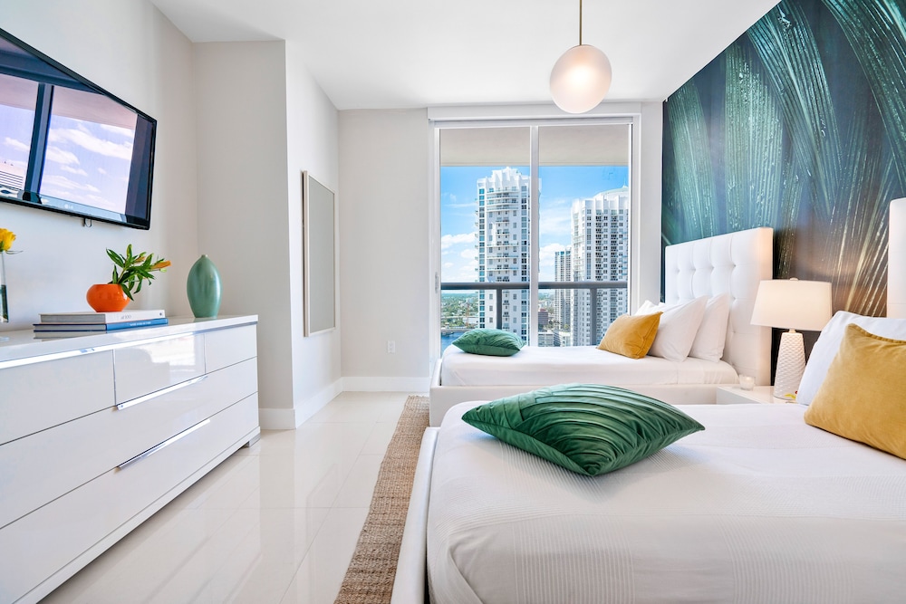 Design Apartment, 2 Bedrooms, Balcony, Partial Ocean View2704