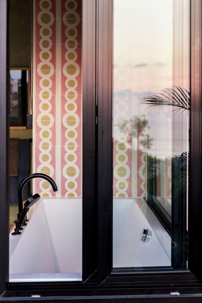 Pantai Villa with Ocean View and Garden photo 3