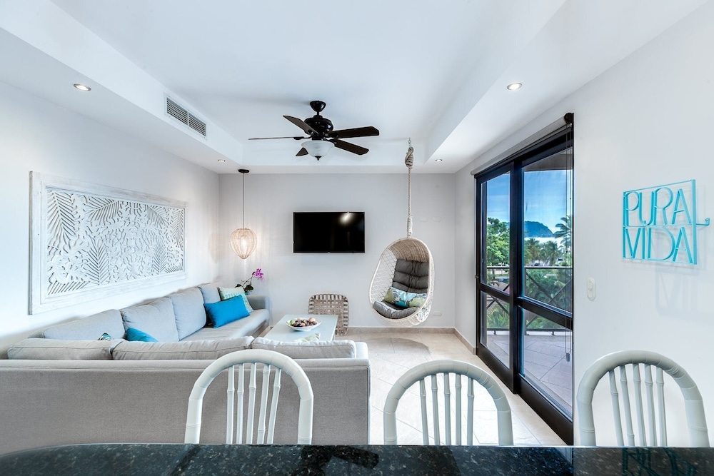 Condo (Tropical Retreat for Families or Smal)
