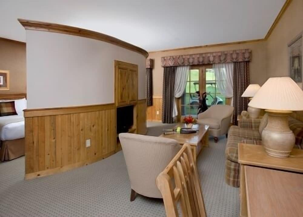 Golf Villa 1 King Suite w/ Deck or Balcony overlooking Golf course or Garden photo 1
