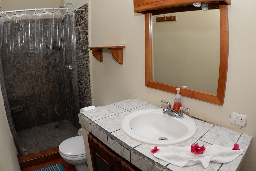 Deluxe Bungalow, 1 Bedroom, Lake View photo 3