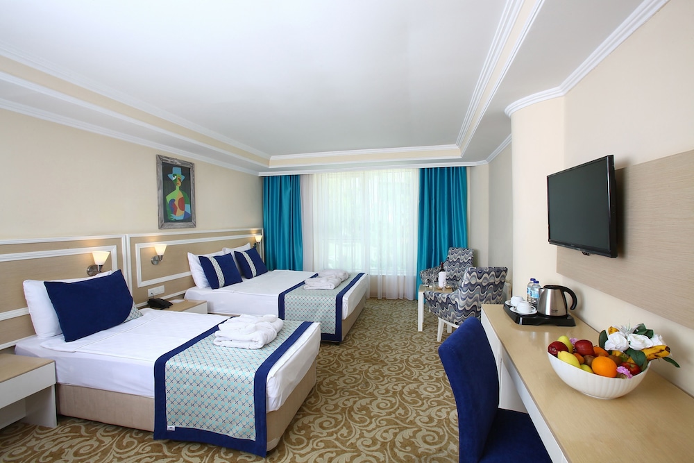 Royal Room,Land View BB