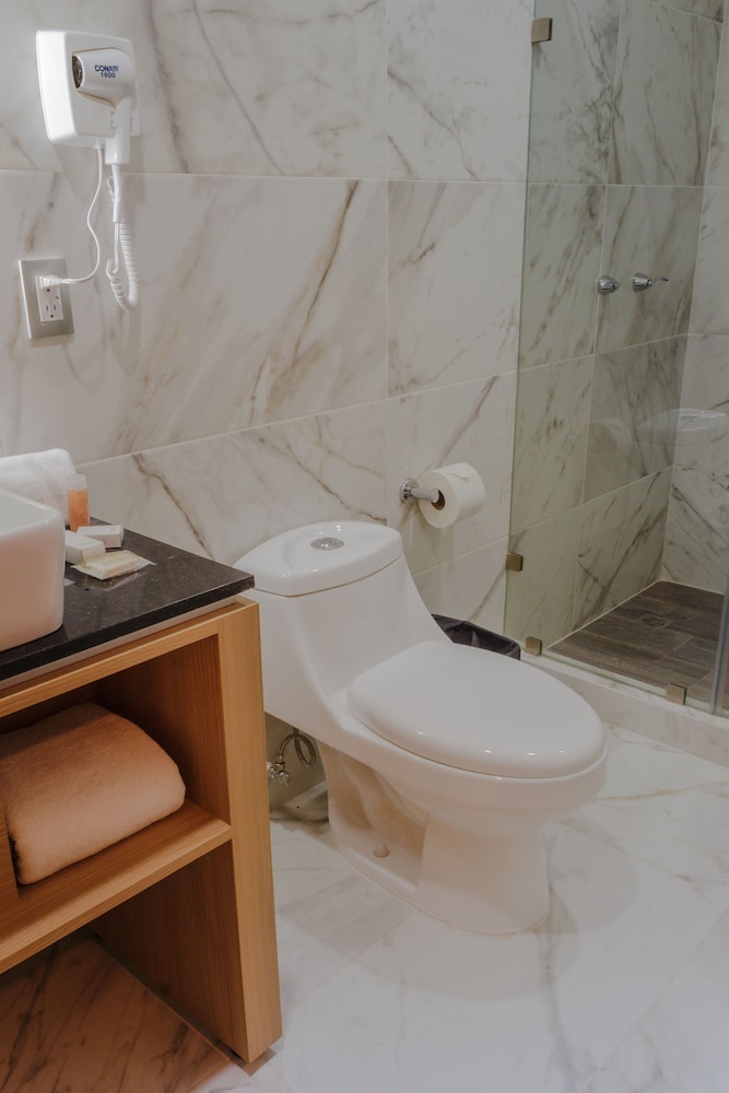 Standard Double Room - Photo 24