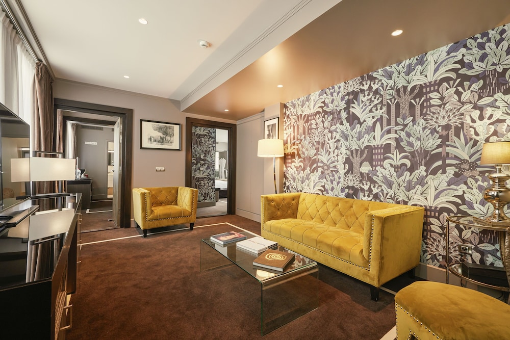 Suite (Juliana) Suite (Juliana)
