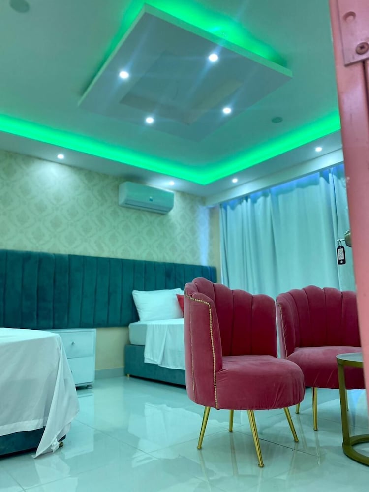 Exclusive Quadruple Room photo 2