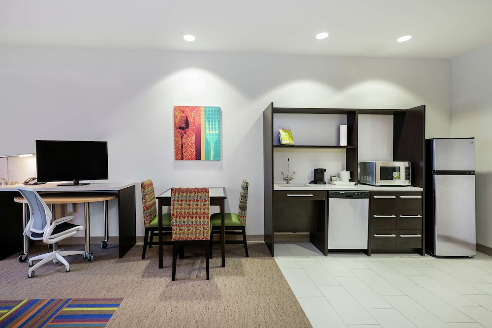 Suite, 1 King Bed, Accessible, Non Smoking (mob/hearing acc w/ roll-in shower)
