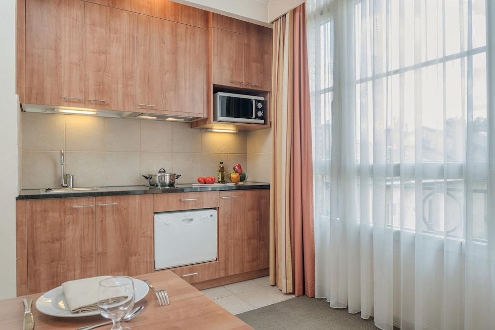 1-Bedroom Apartment with Seine View - Photo 4