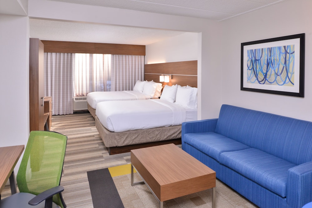 Suite, Multiple Beds - Photo 5