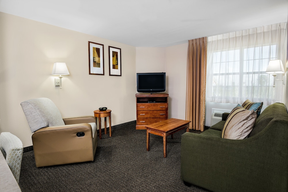 Suite, 1 Bedroom - Photo 2