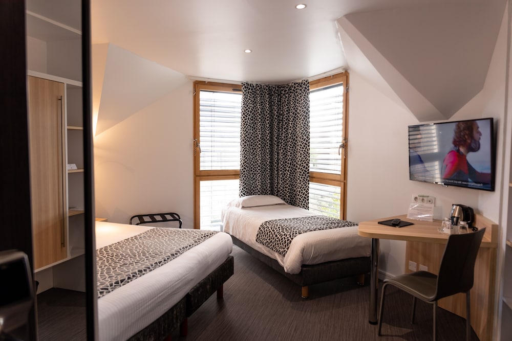 Standard Room, Multiple Beds photo 3