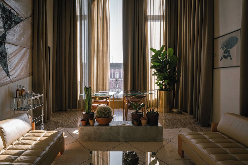 Special Postvenetian Suite