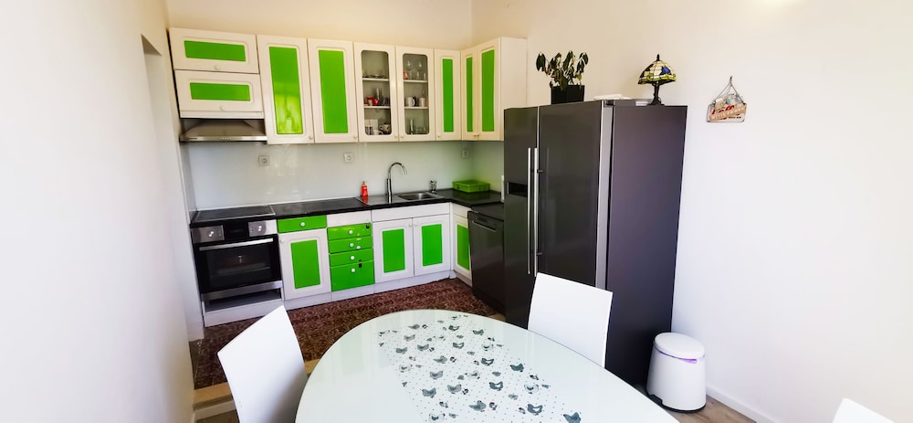 Room, 2 Twin Beds, Non Smoking, Shared Bathroom - Photo 13