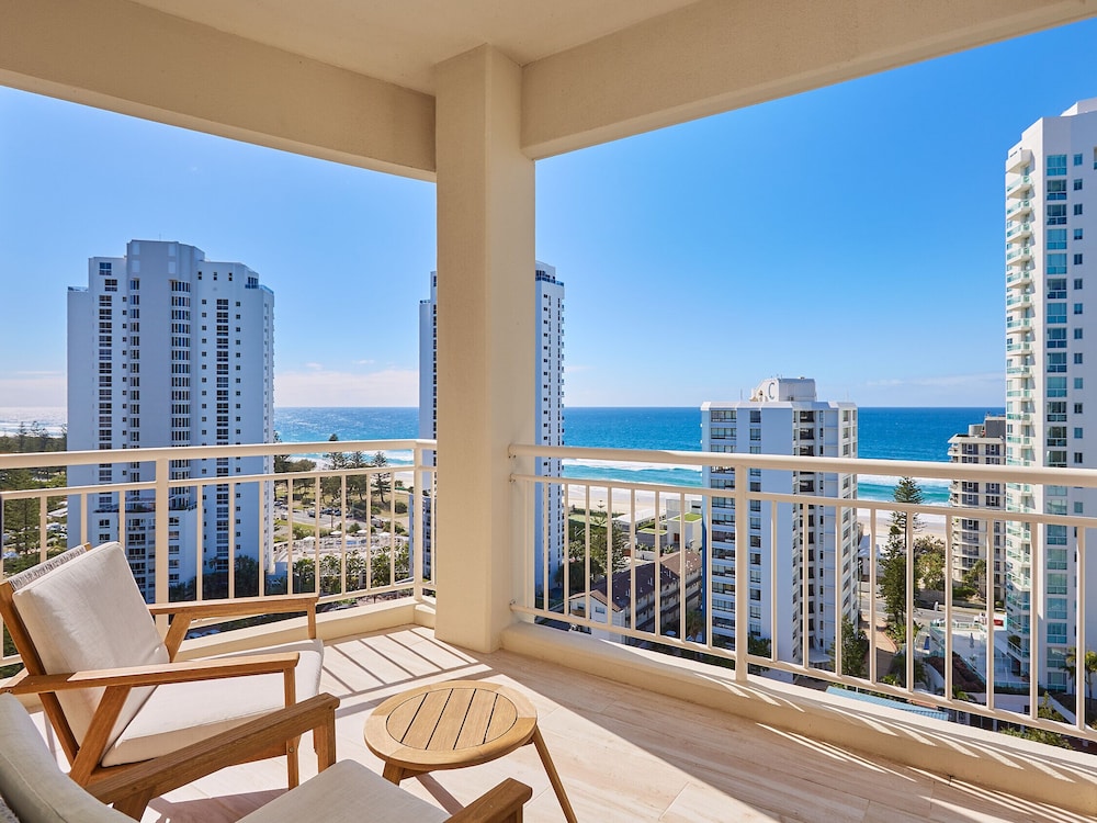One Bedroom Ocean View Superior Apartment - Photo 17