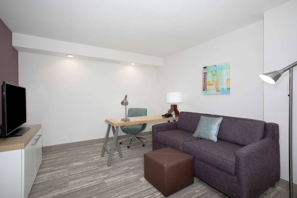Executive Suite, 1 King Bed, Accessible (Roll-In Shower) photo 1