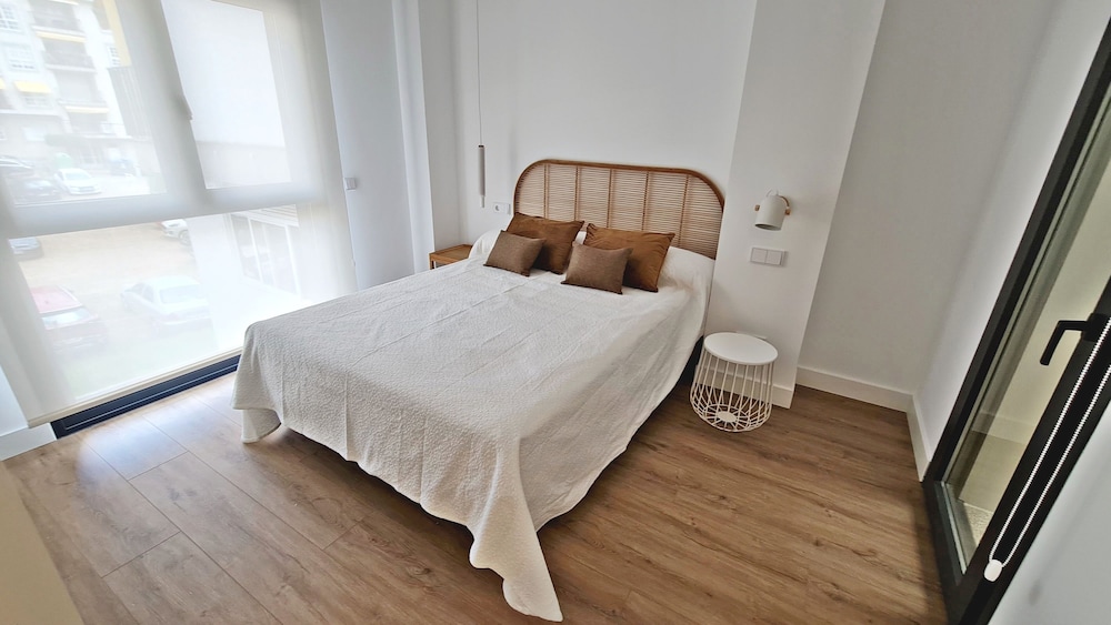 Basic Apartment photo 2