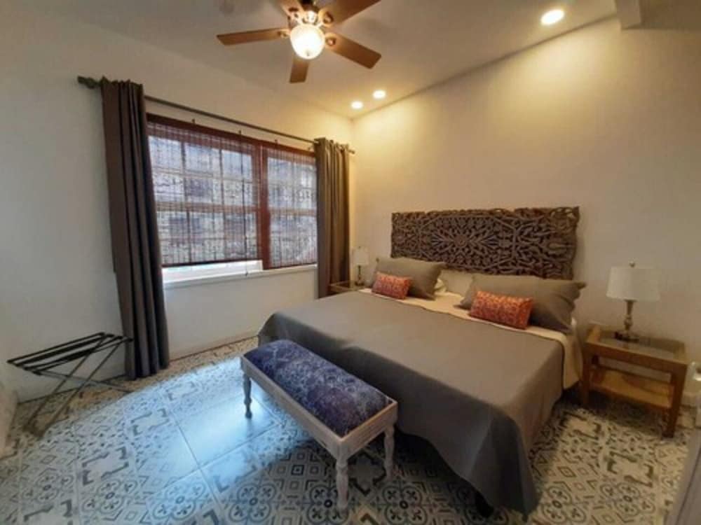 Classic Studio Suite, Bathtub photo 1