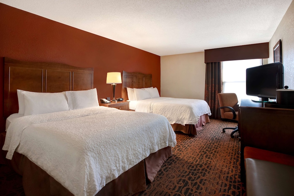 Room, 2 Queen Beds, Non Smoking, Refrigerator & Microwave - Photo 1