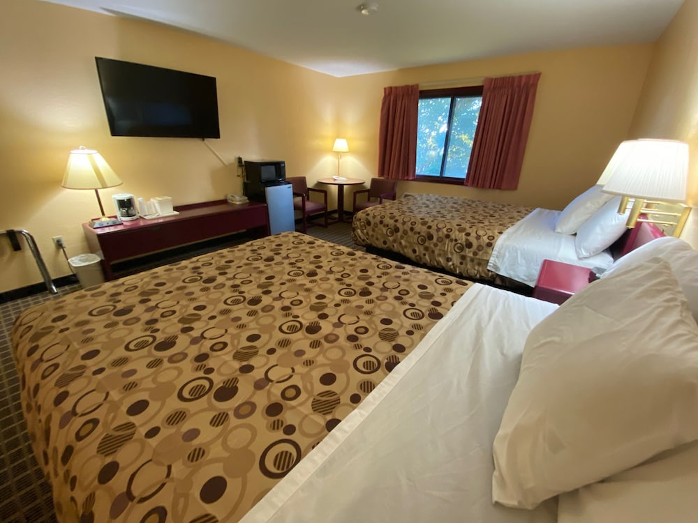 Room, 2 Queen Beds, Non Smoking photo 3