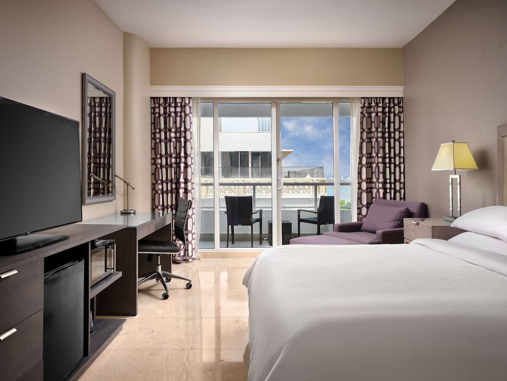 Room, 1 King Bed, Balcony, Park View