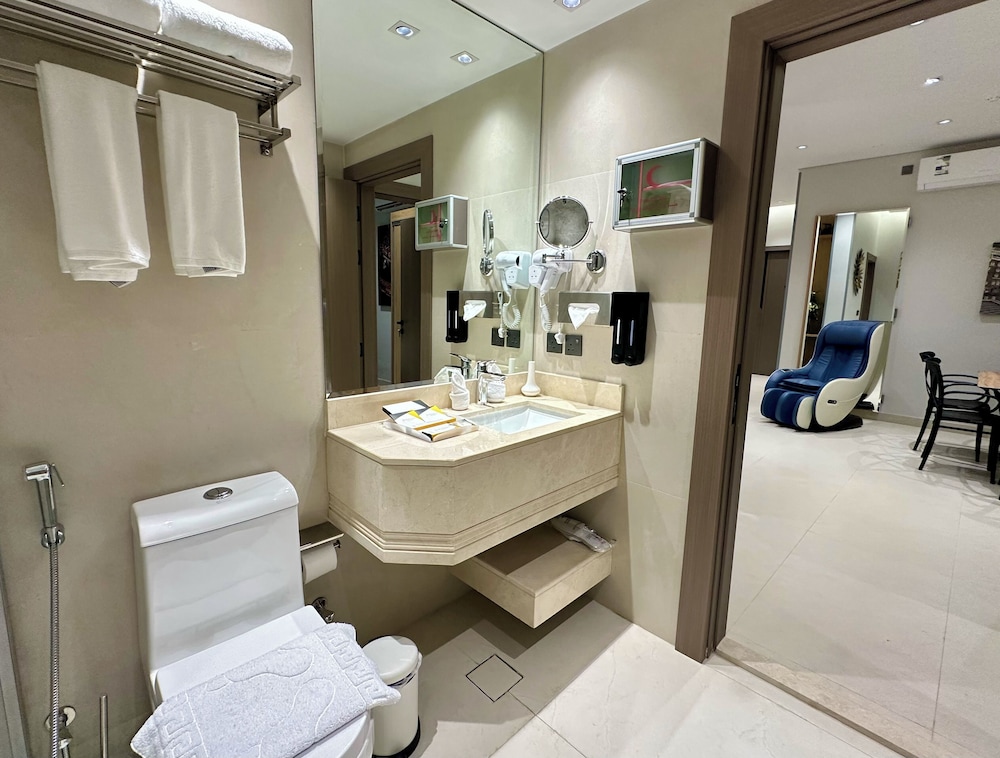 Deluxe Apartment, 3 Bedrooms - Photo 16