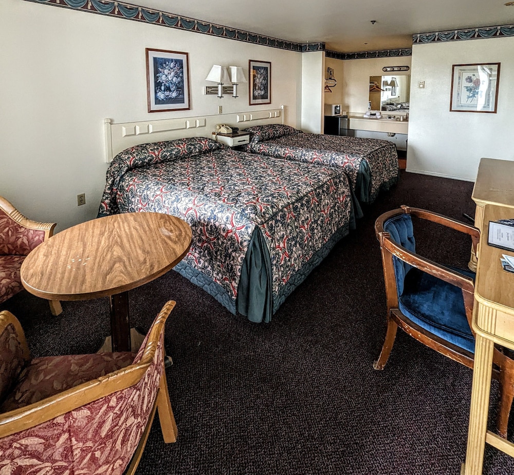 Standard Double Room, 2 Queen Beds