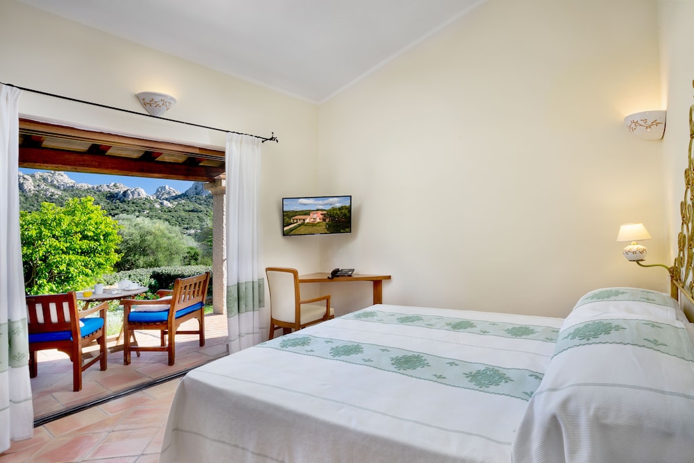 Standard Double or Twin Room - Photo 1