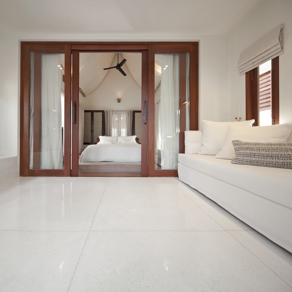 One Bedroom Pool Villa Suite - Photo 4