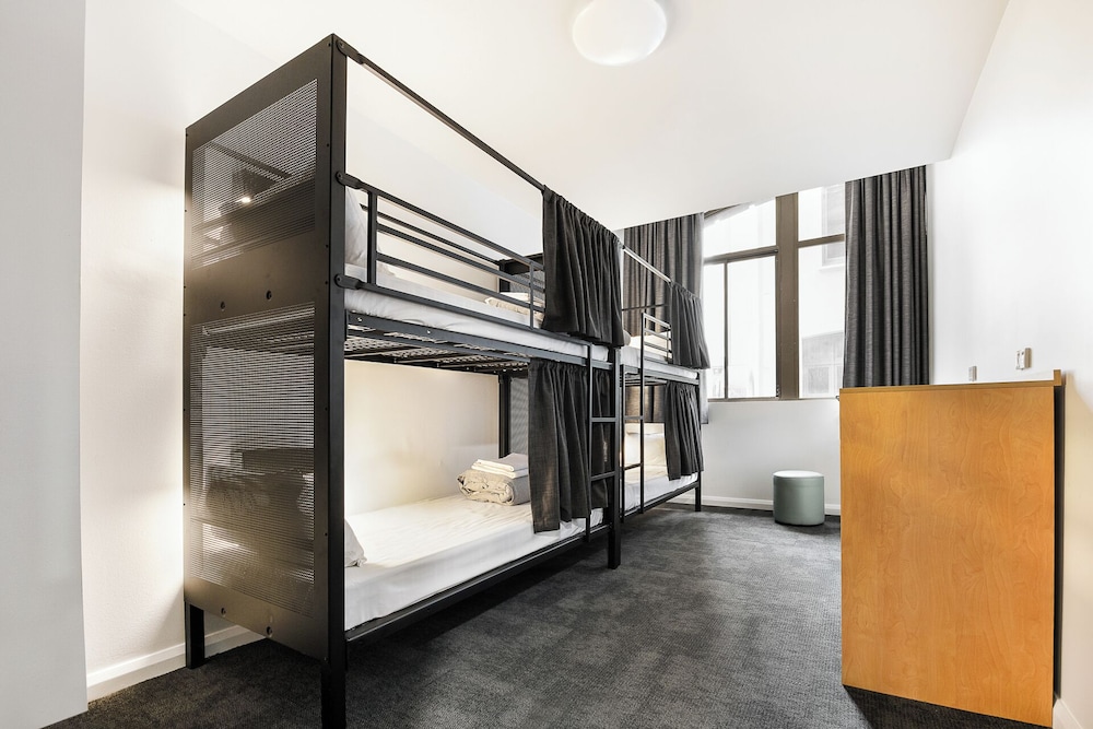 Entire 4-Bed Dormitory with Shared Bathroom