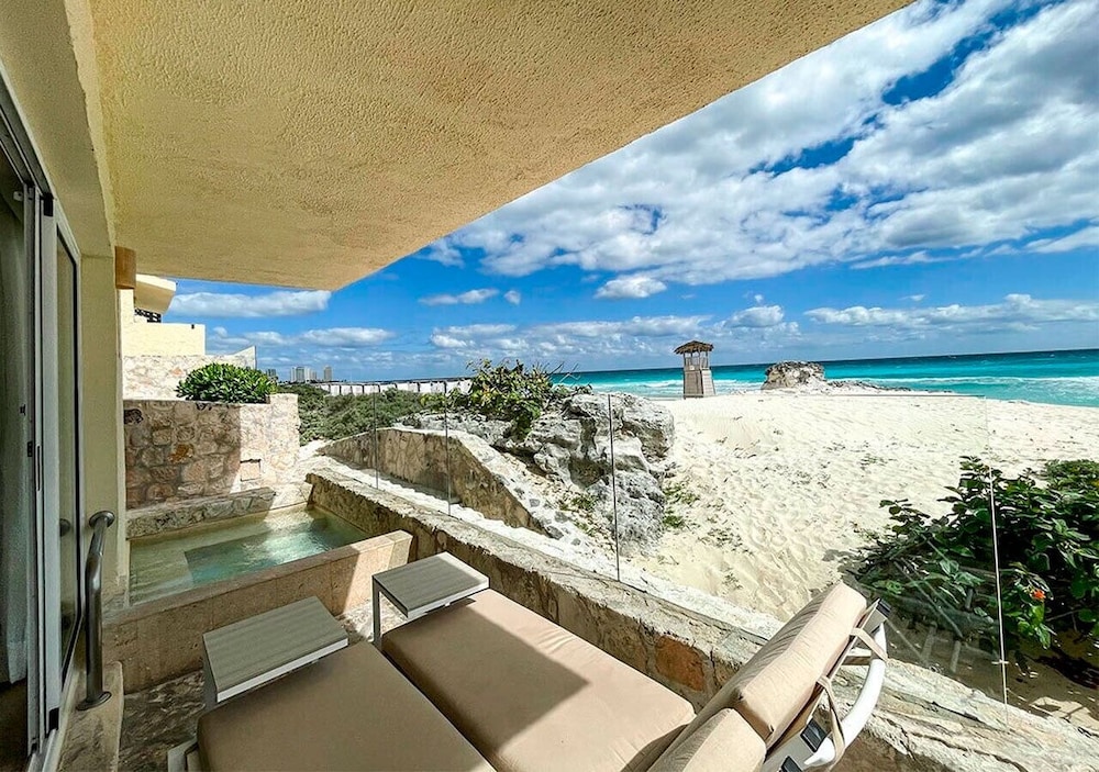 Villa Premier Plunge Pool Ocean Front
