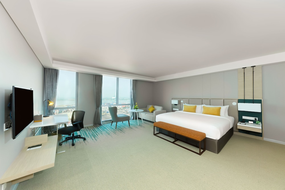 Deluxe King Room with River View - Photo 1
