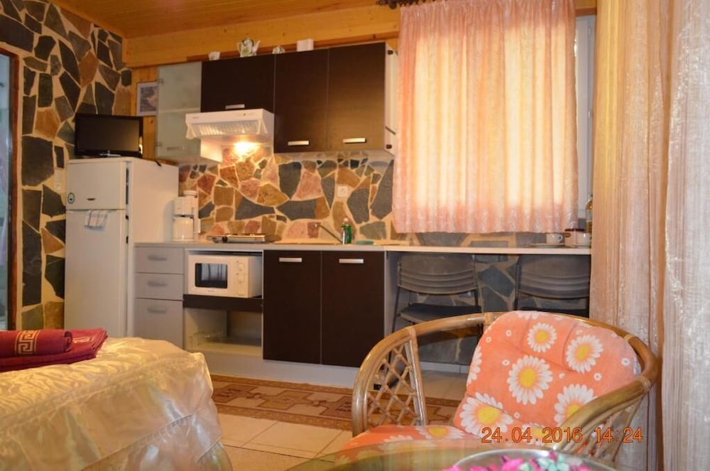 Basic Apartment, 1 Bedroom, Courtyard View photo 2