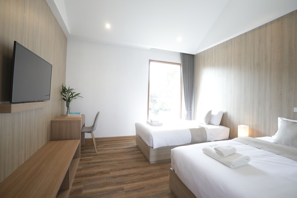 Superior Room, 2 Twin Beds (2nd Floor) - Photo 3