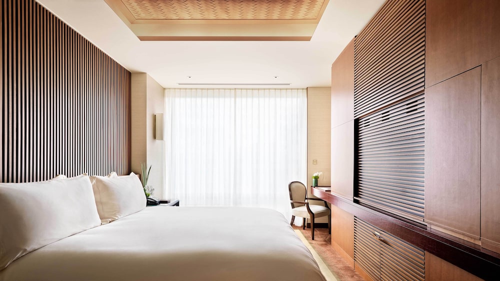 Premier Suite, 1 King Bed (Grand) - Photo 2