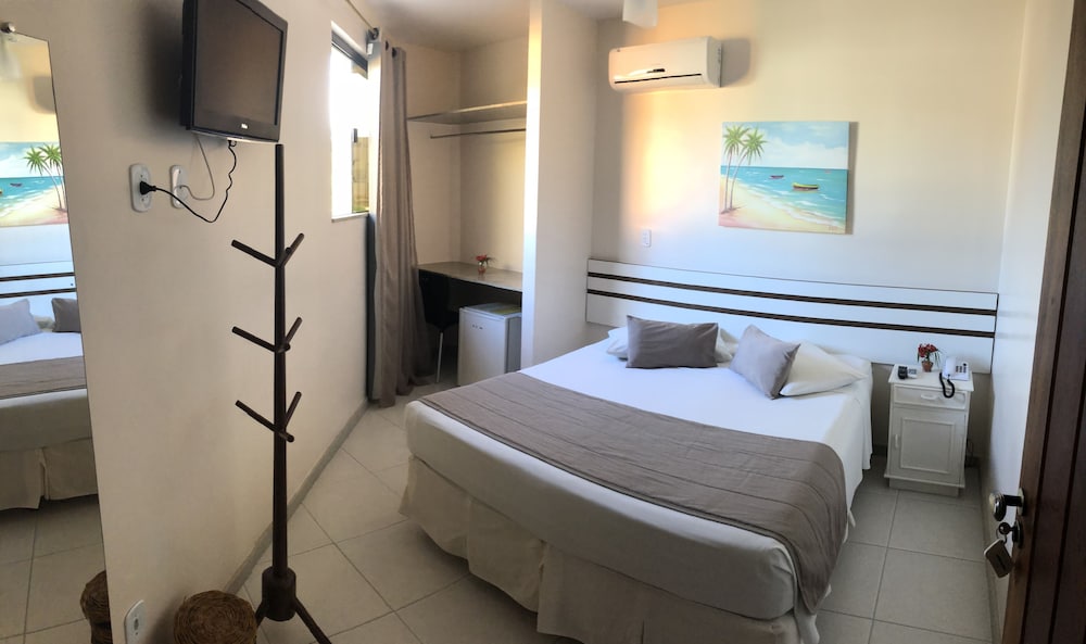 Economy Triple Room photo 2