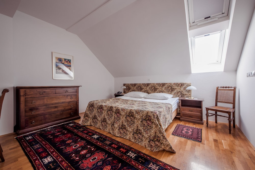Basic Room photo 3