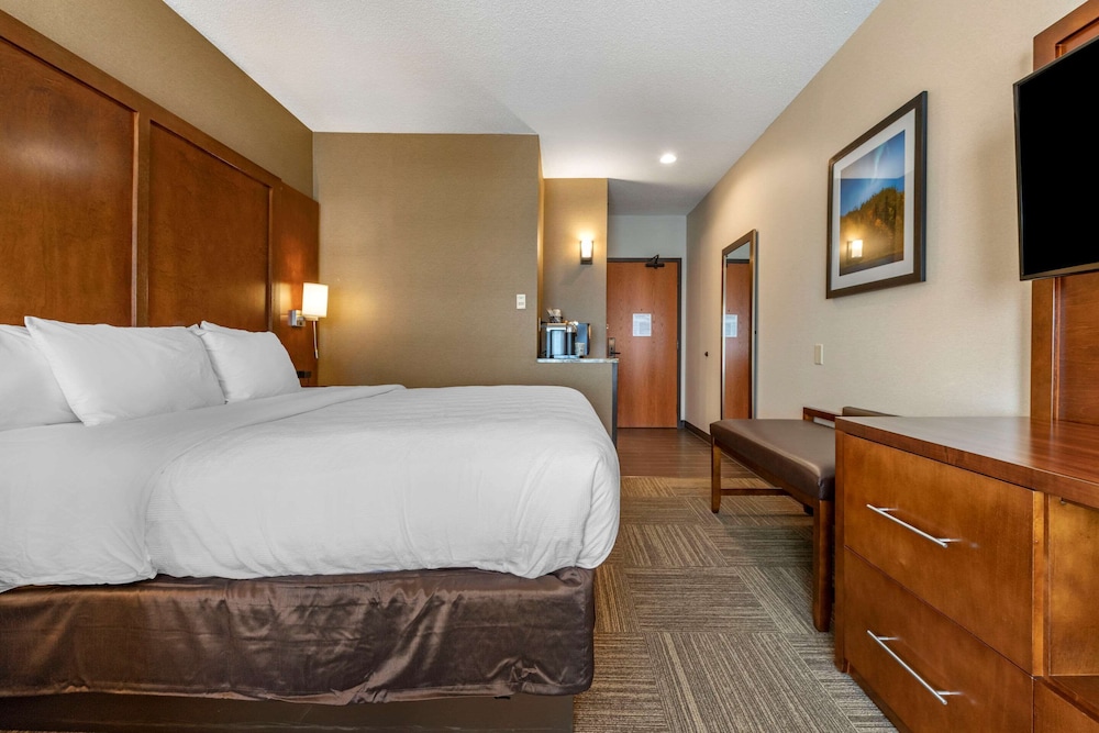 Standard King City Suite - Photo 2