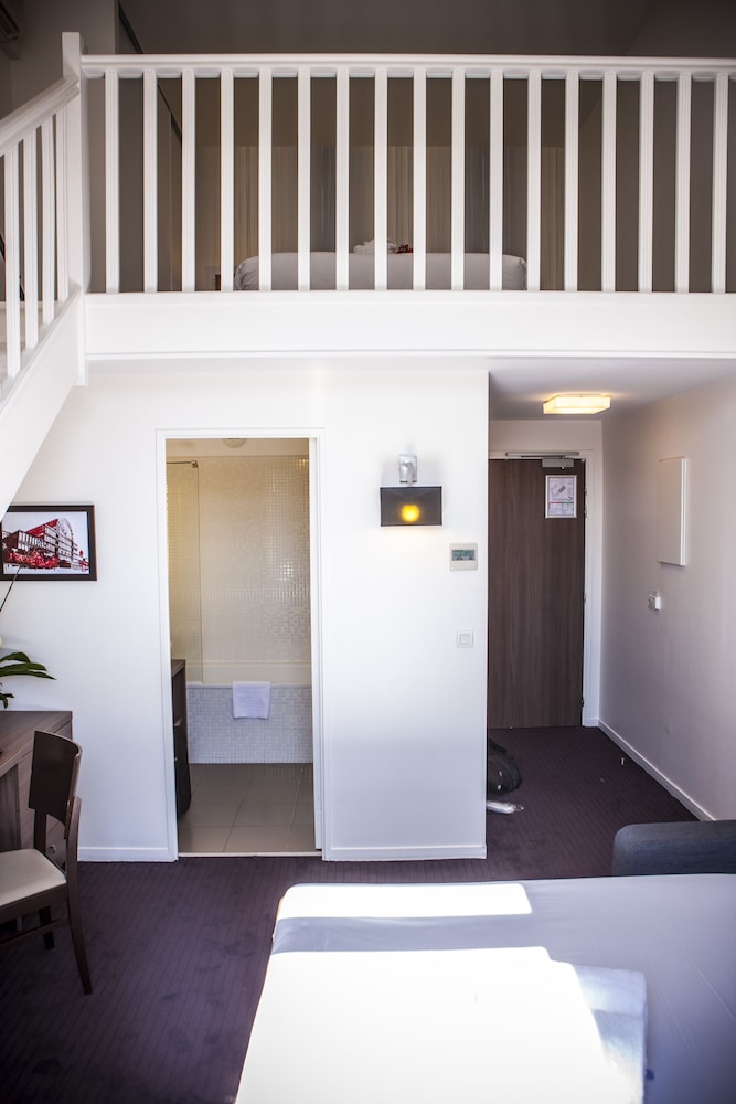 Duplex apartment "with pool access" photo 2