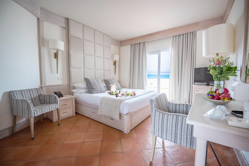 Deluxe Room, Sea View - Photo 1