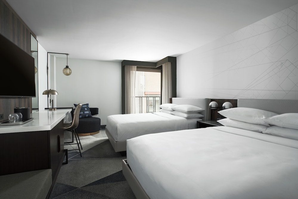 Club Room, 2 Queen Beds (Mobility/Hearing Access, Roll-In Shwr) - Photo 2