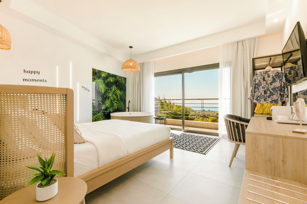Escape Suite, Indoor Hot Tub, Sea View