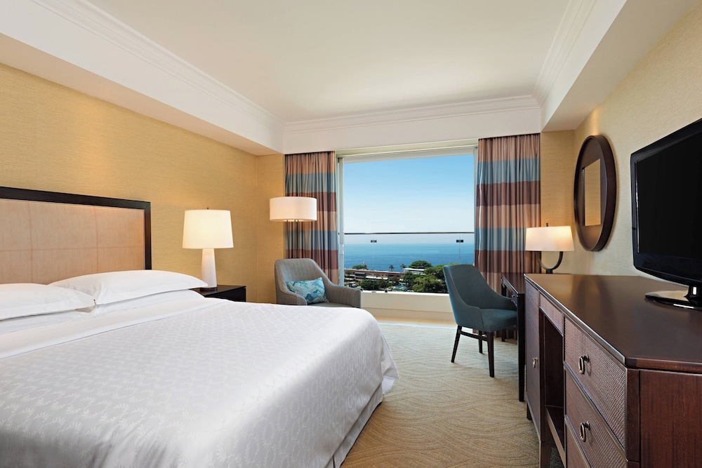 Room, 1 King Bed, Partial Ocean View (Balcony) - Photo 5