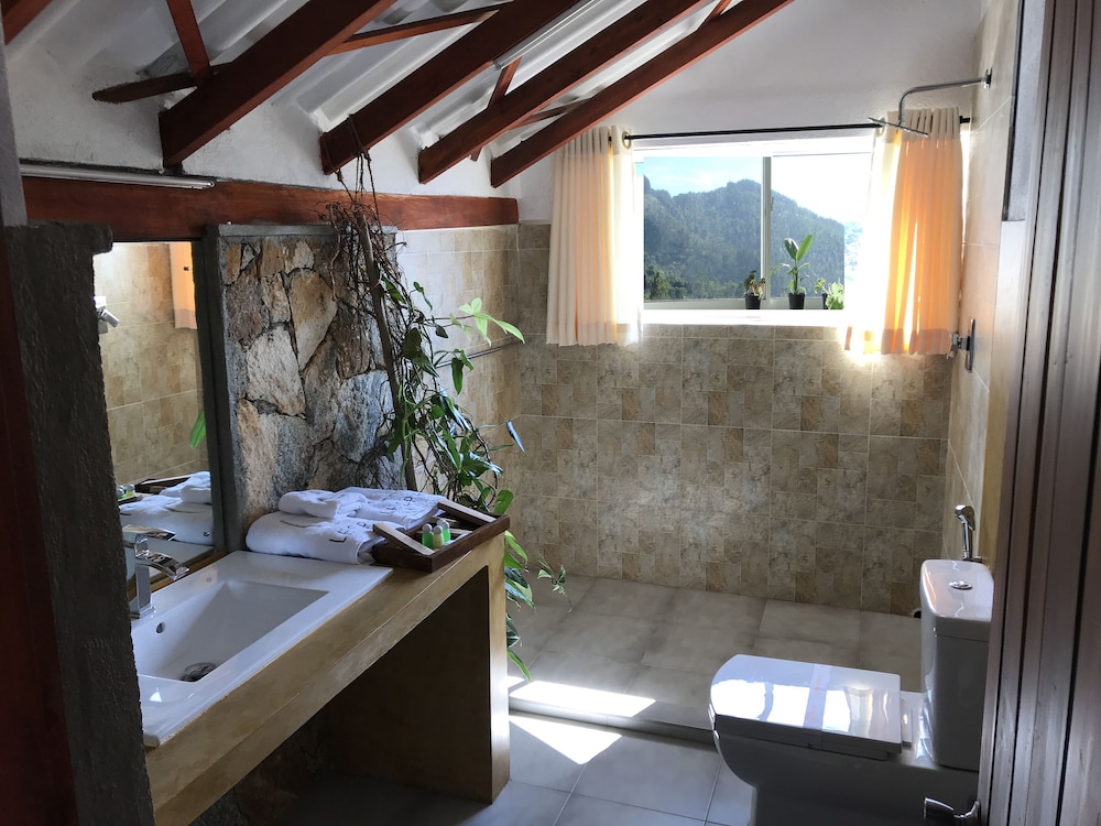Luxury Quadruple Room, 1 Bedroom, Mountain View photo 2