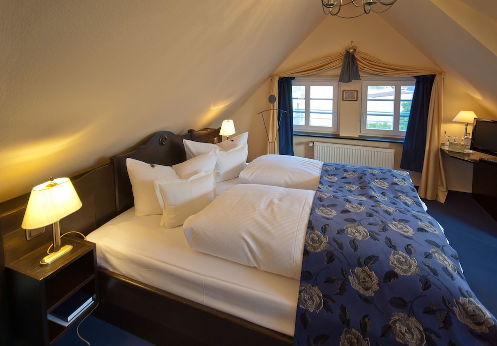 Traditional Suite