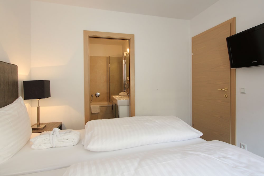 Apartment, 3 Bedrooms, Balcony (Incl. 215 Eur Cleaning Fee)