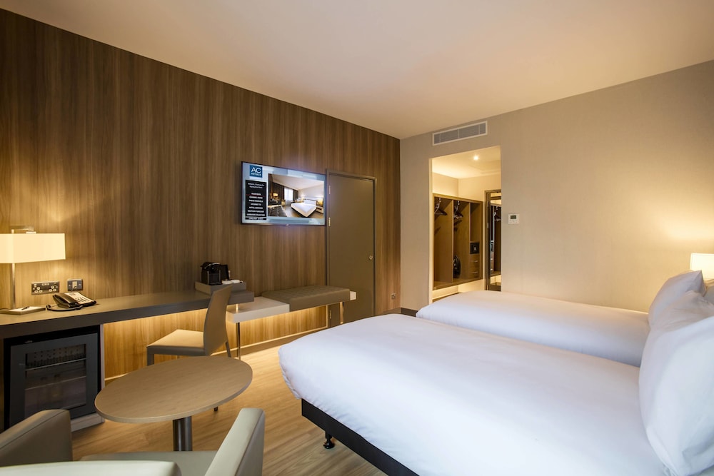 Deluxe Room, 2 Twin Beds photo 2