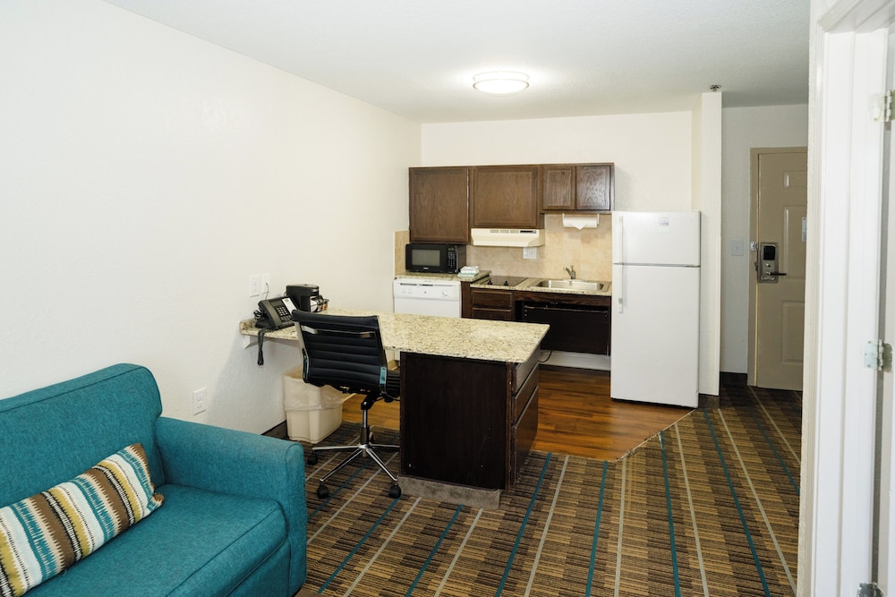 Suite, Multiple Beds, Accessible, Non Smoking - Photo 8