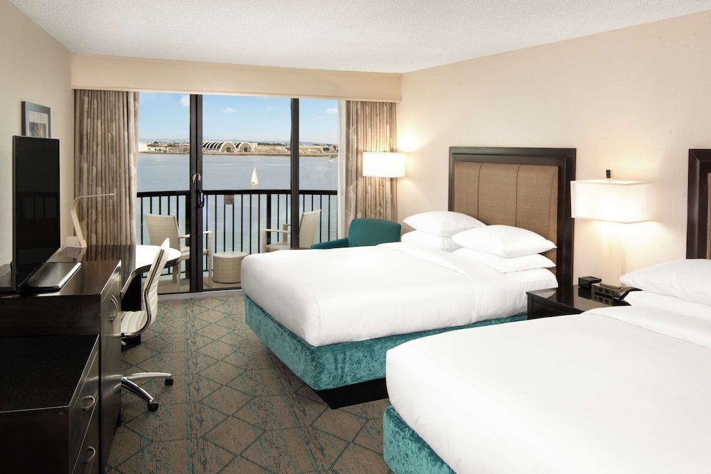Superior Room, 2 Queen Beds, Harbor View, High Floor